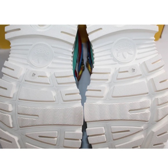 *NIB* GUCCI x Adidas Boots - Picture 7 of 7